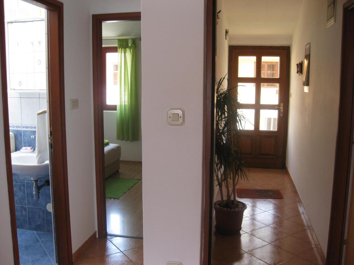 Apartments Nera Tisno Esterno foto