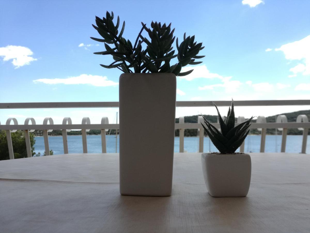 Apartments Nera Tisno Esterno foto