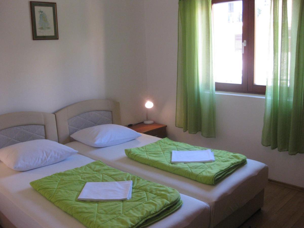 Apartments Nera Tisno Esterno foto