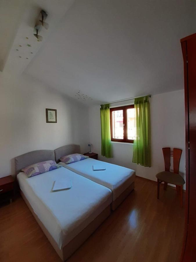 Apartments Nera Tisno Esterno foto