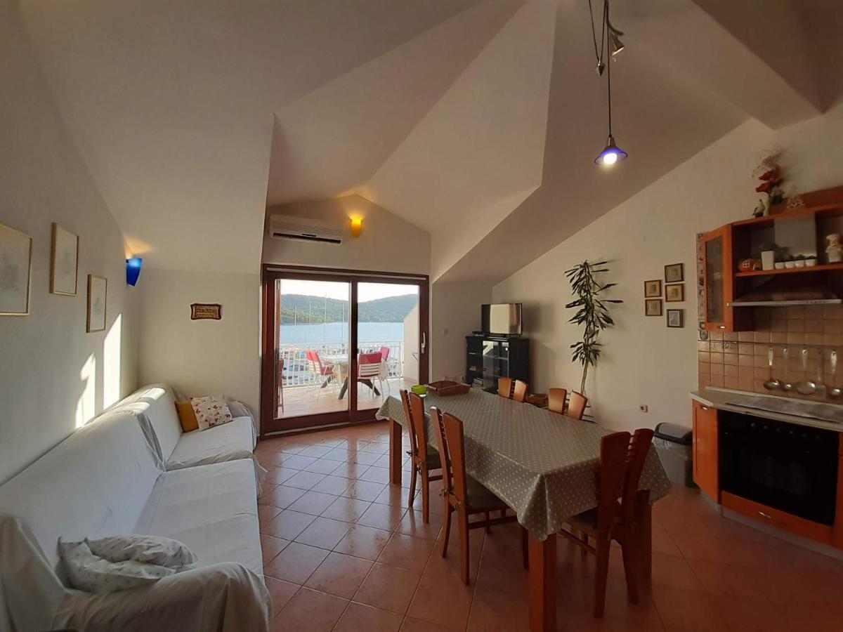 Apartments Nera Tisno Esterno foto