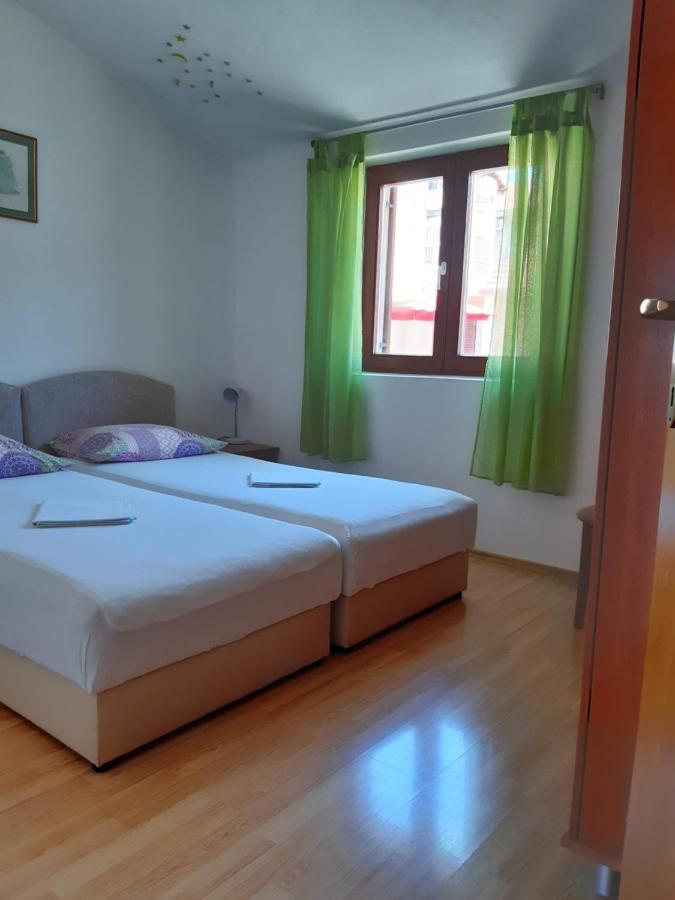 Apartments Nera Tisno Esterno foto