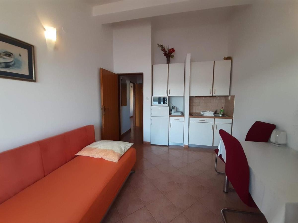 Apartments Nera Tisno Esterno foto