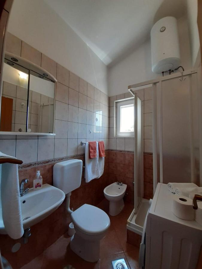 Apartments Nera Tisno Esterno foto