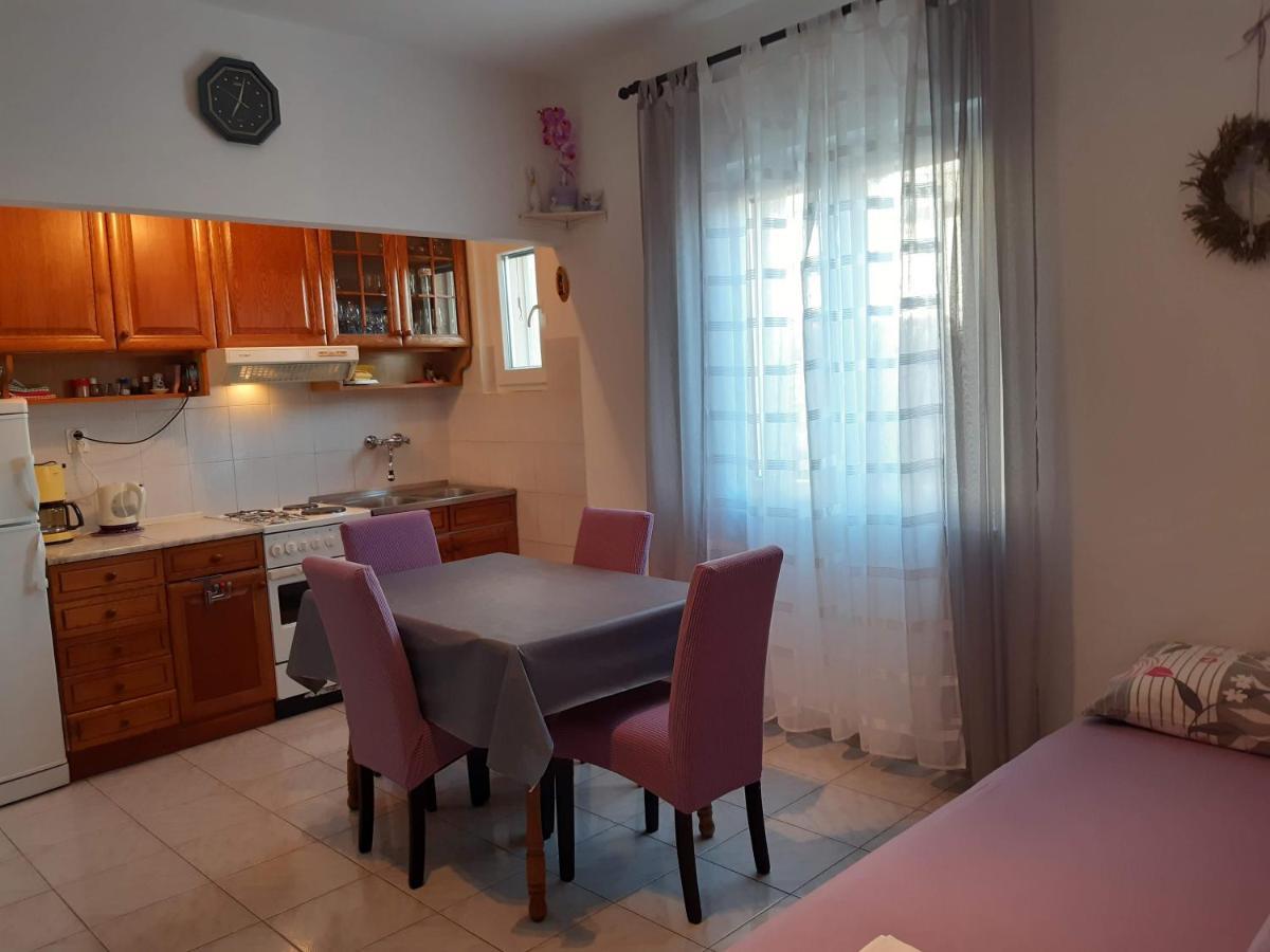 Apartments Nera Tisno Esterno foto